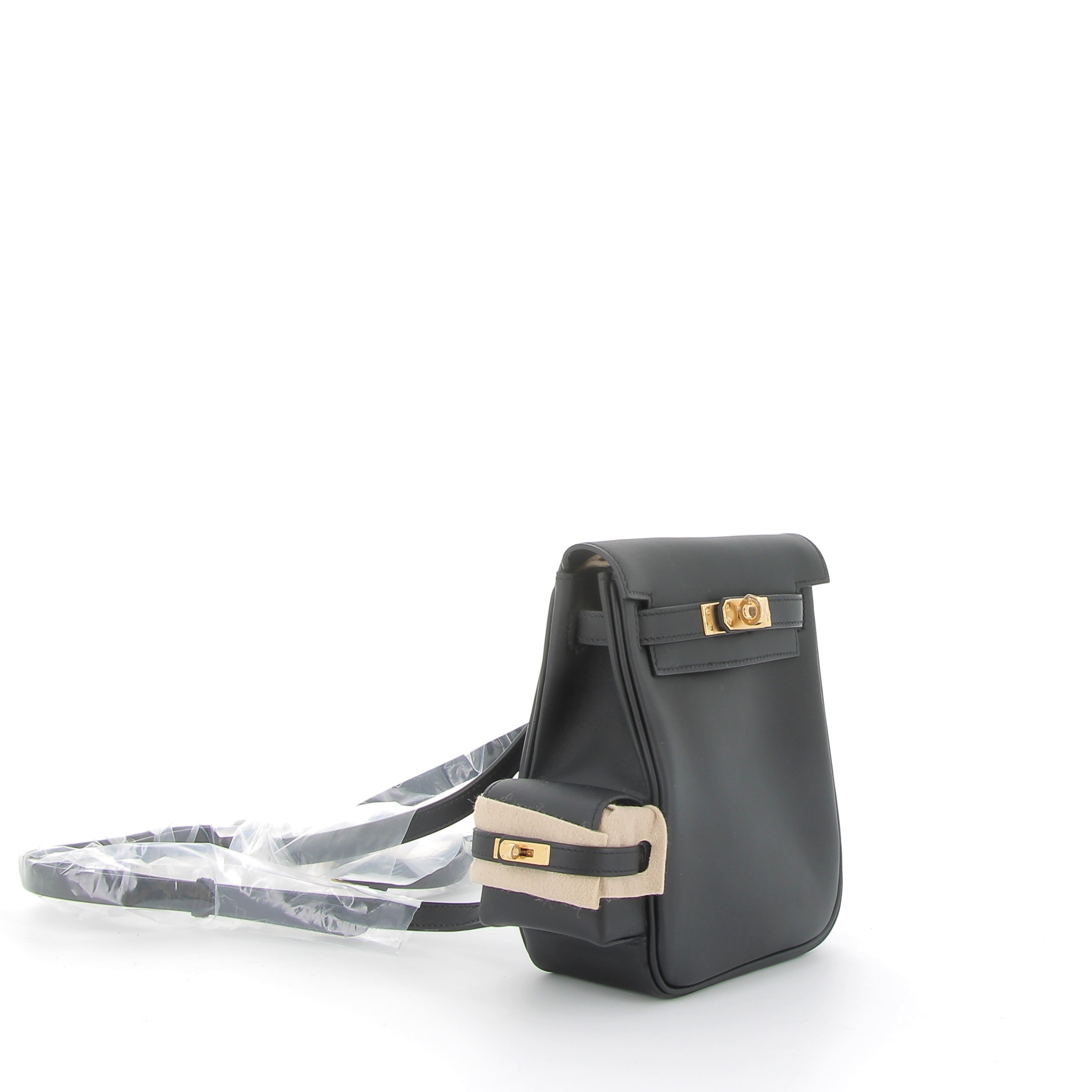 HERMES Sac à Dos Kelly Jump Noir Cuir Swift Finition Or Jaune