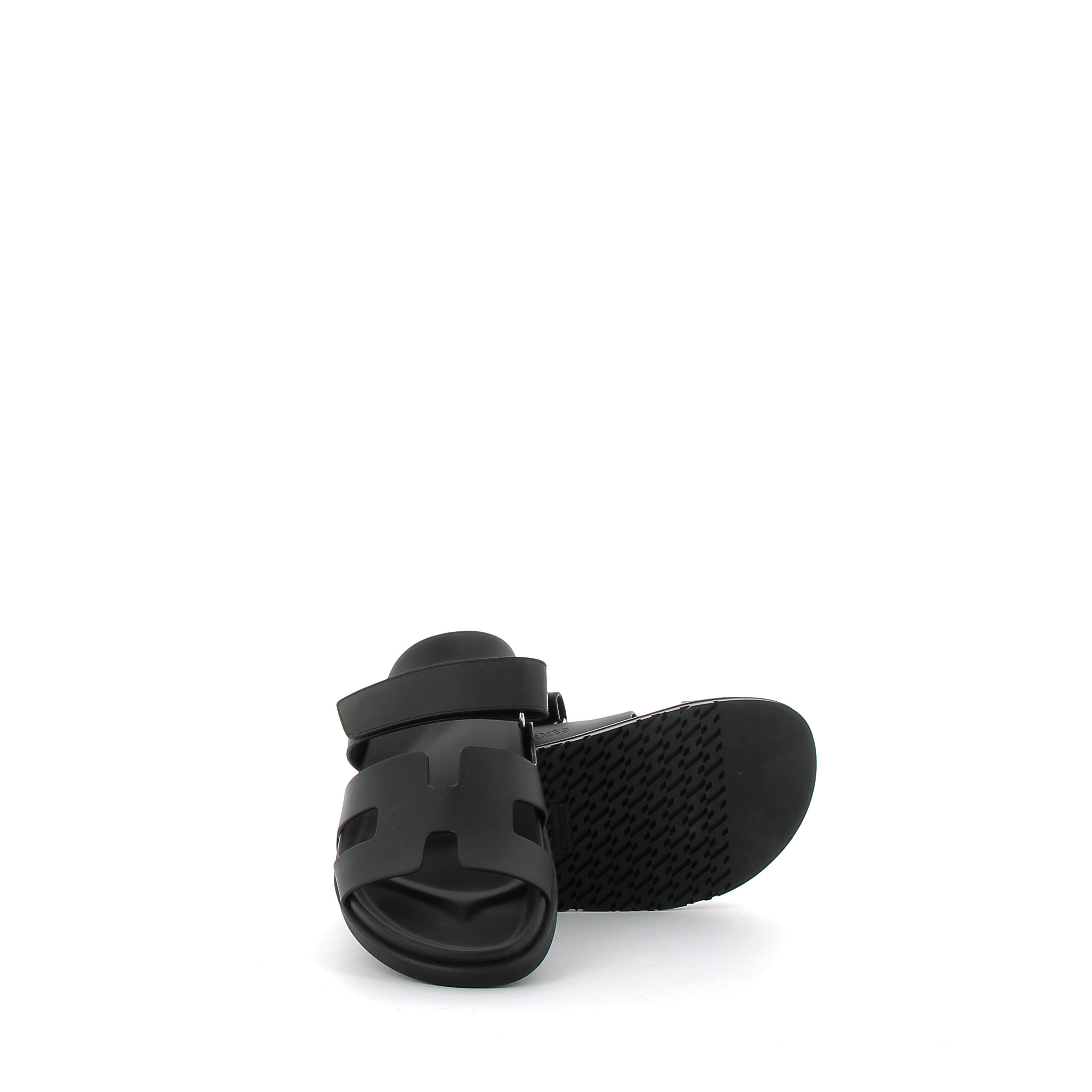HERMÈS Chypre Sandales cuir Swift Noir