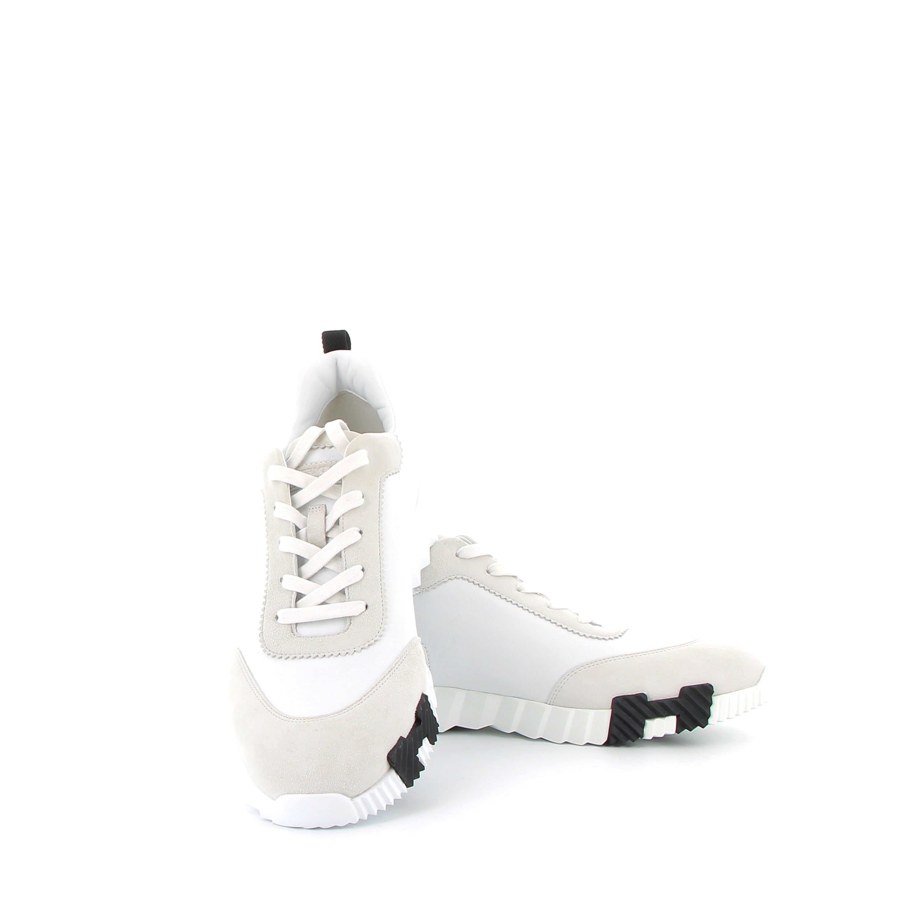 HERMÈS Bouncing Sneakers Veau et Chèvre Velours Blanc et Noir