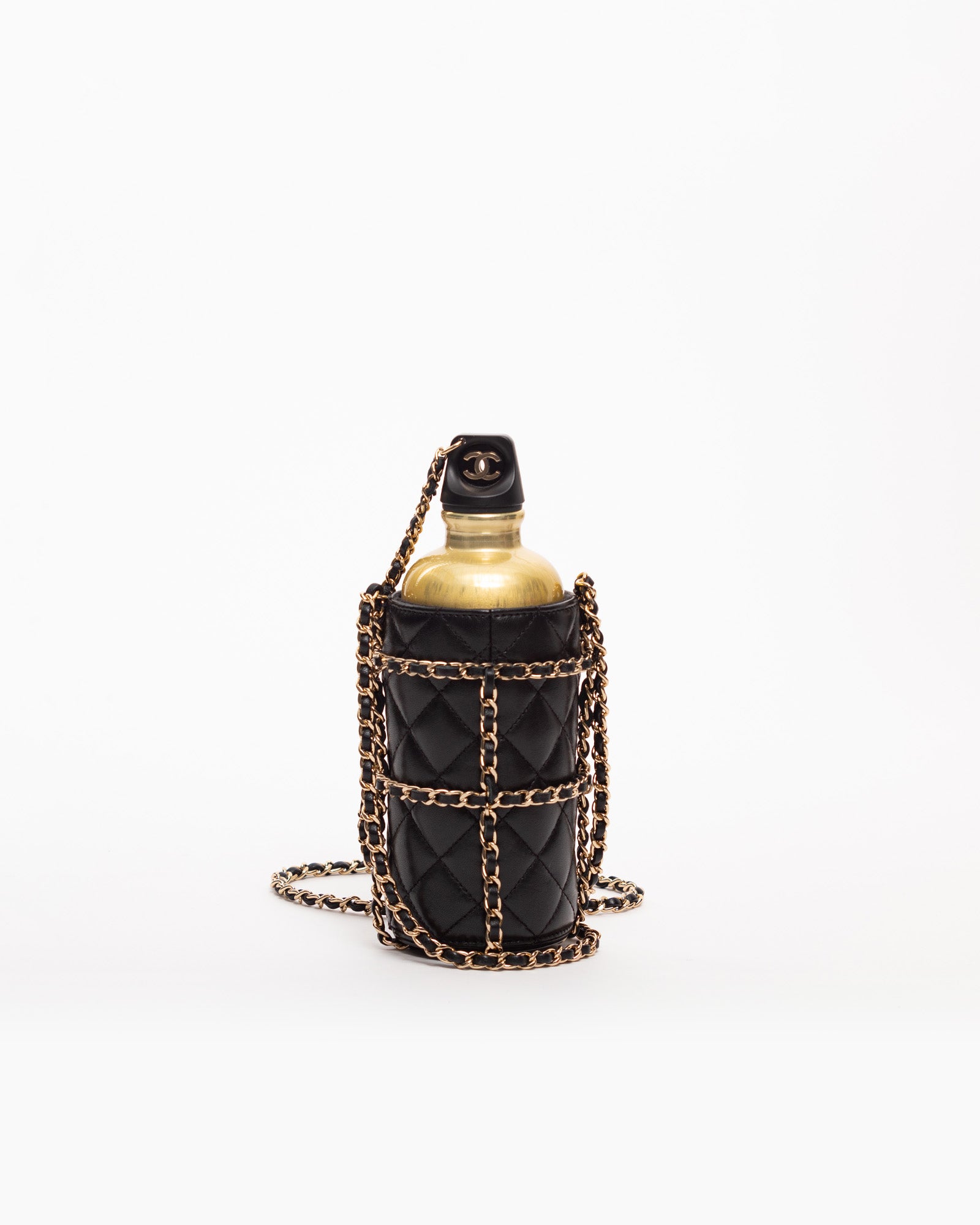 CHANEL Sac Gourde en Métal Doré et Etui Cuir d'Agneau Noir Matelassé