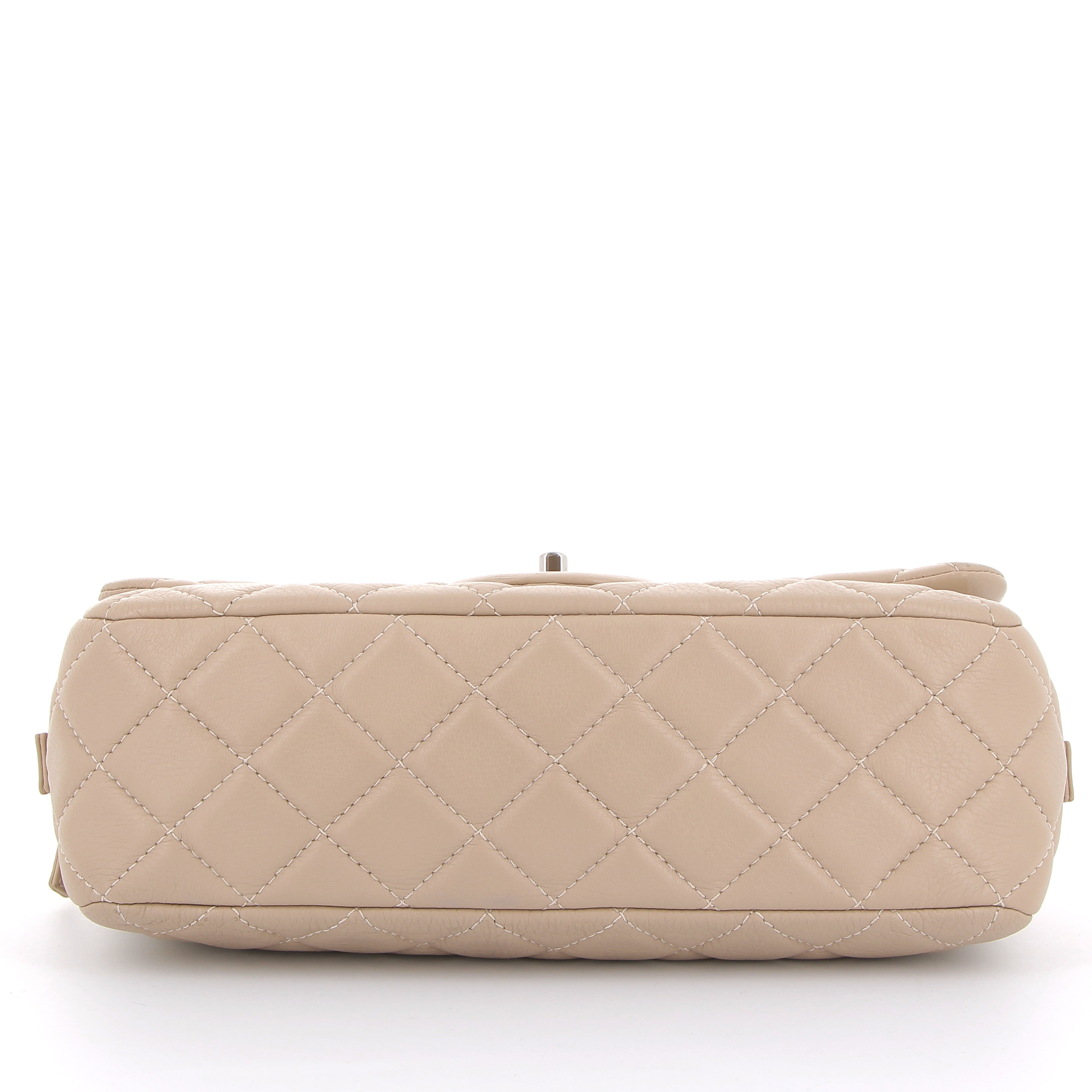 CHANEL Easy Flap Beige Cuir Veau Finition Argenté