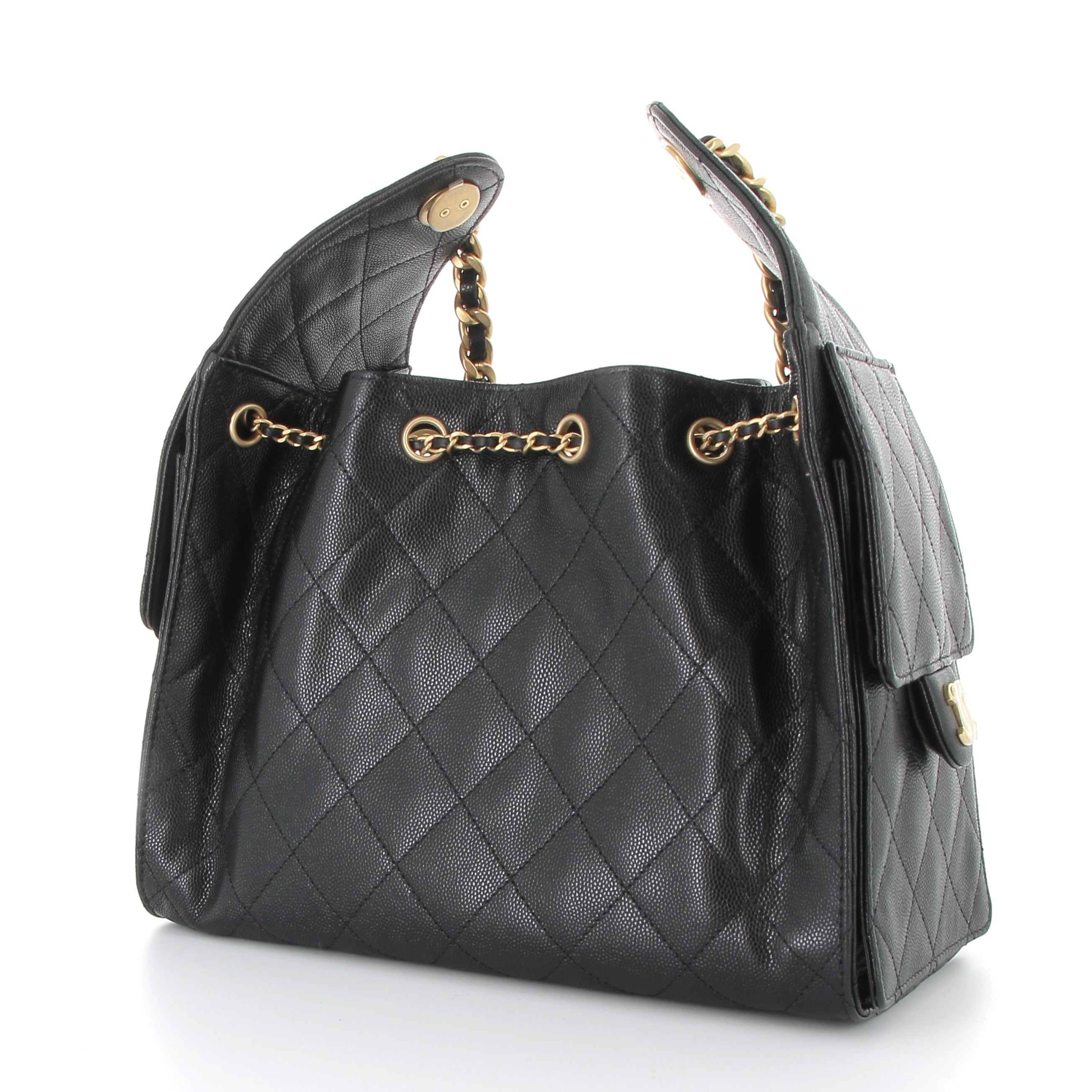 CHANEL Chanel 25 Small en Cuir de Veau Grainé Noir Finition Doré
