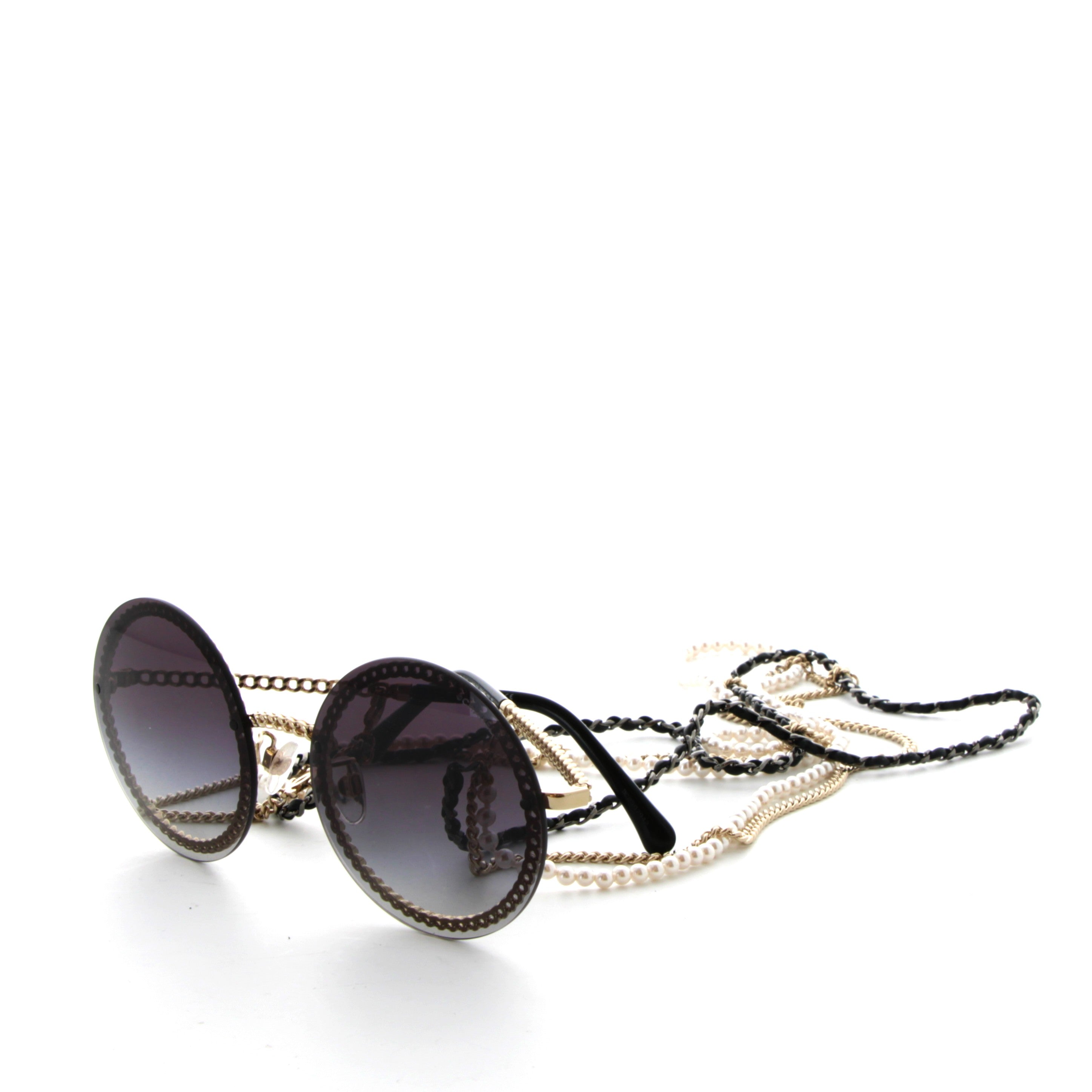 CHANEL Lunettes de Soleil Avec Chaîne en Perles