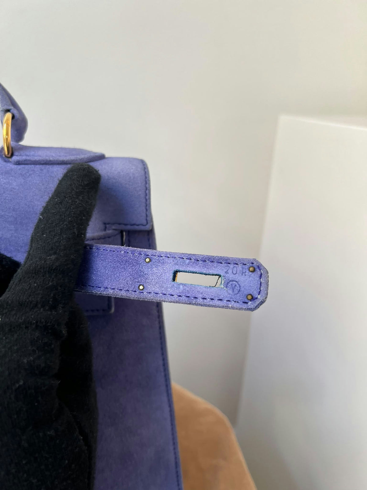 HERMÈS KELLY 32 VINTAGE DOBLIS VIOLET FINITION OR JAUNE