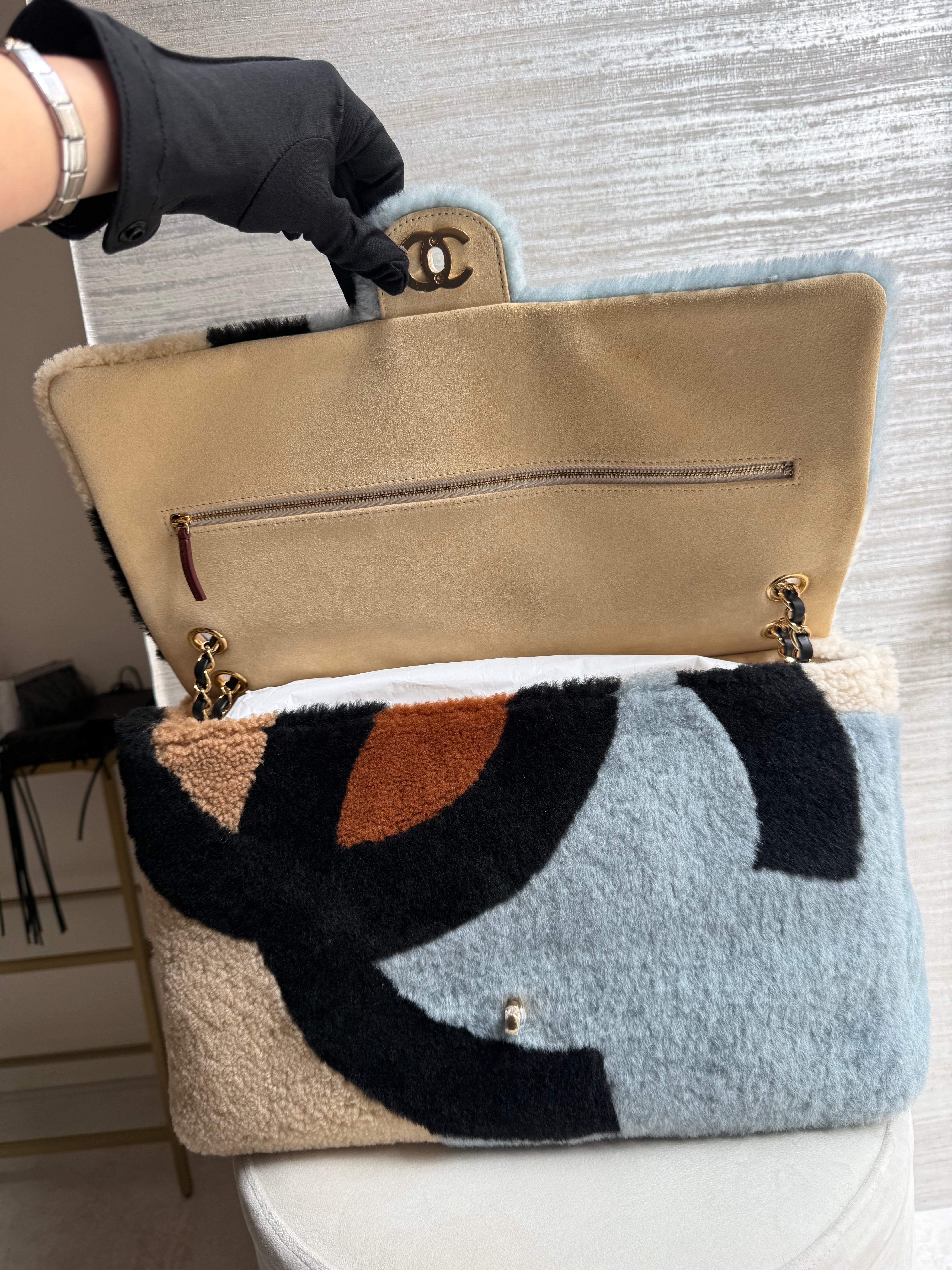 CHANEL MAXI SAC À RABAT EN AGNEAU LAINÉ MULTICOLORE | COCO NEIGE 2026