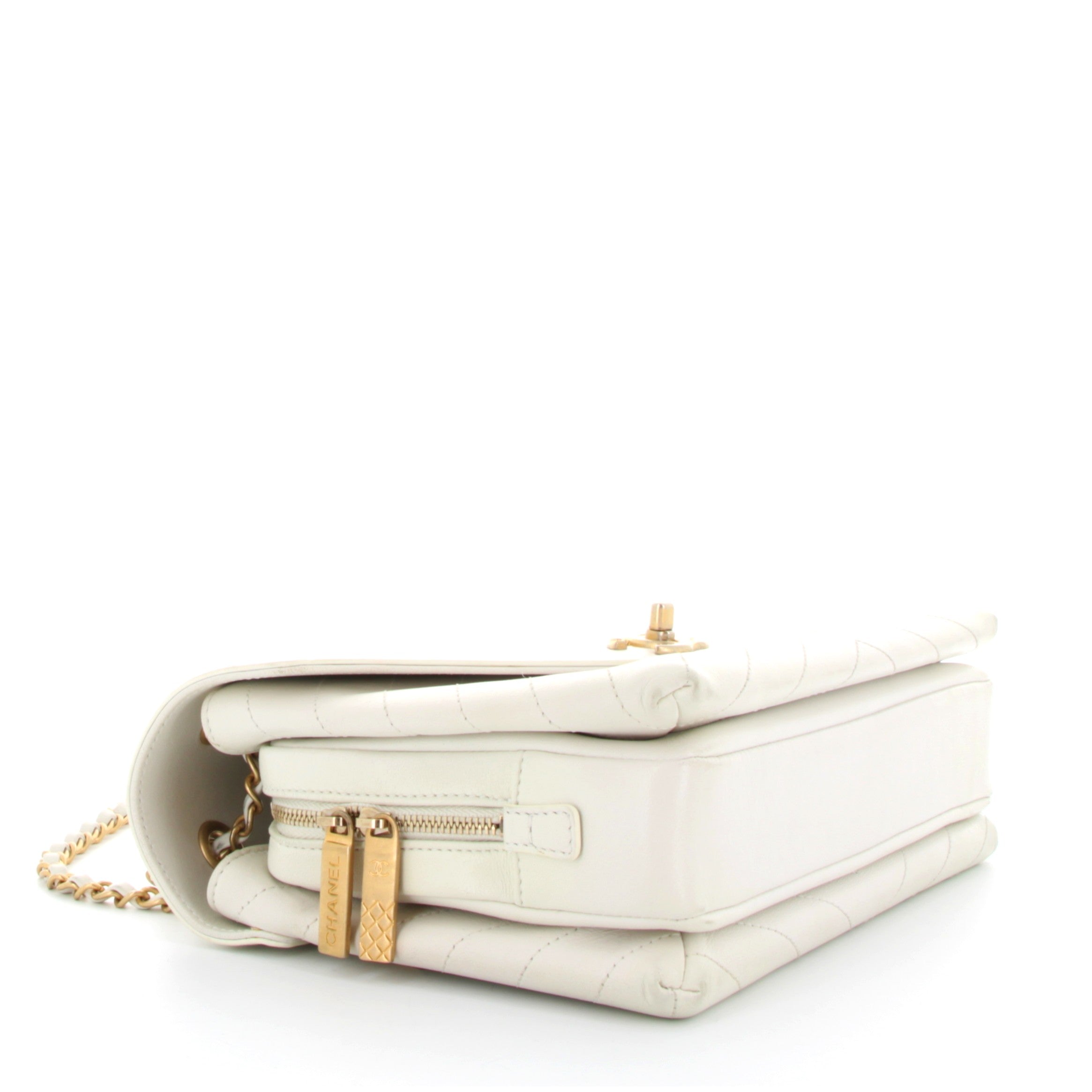 Chanel Blanc en Cuir Timeless Classique Finition Or Jaune