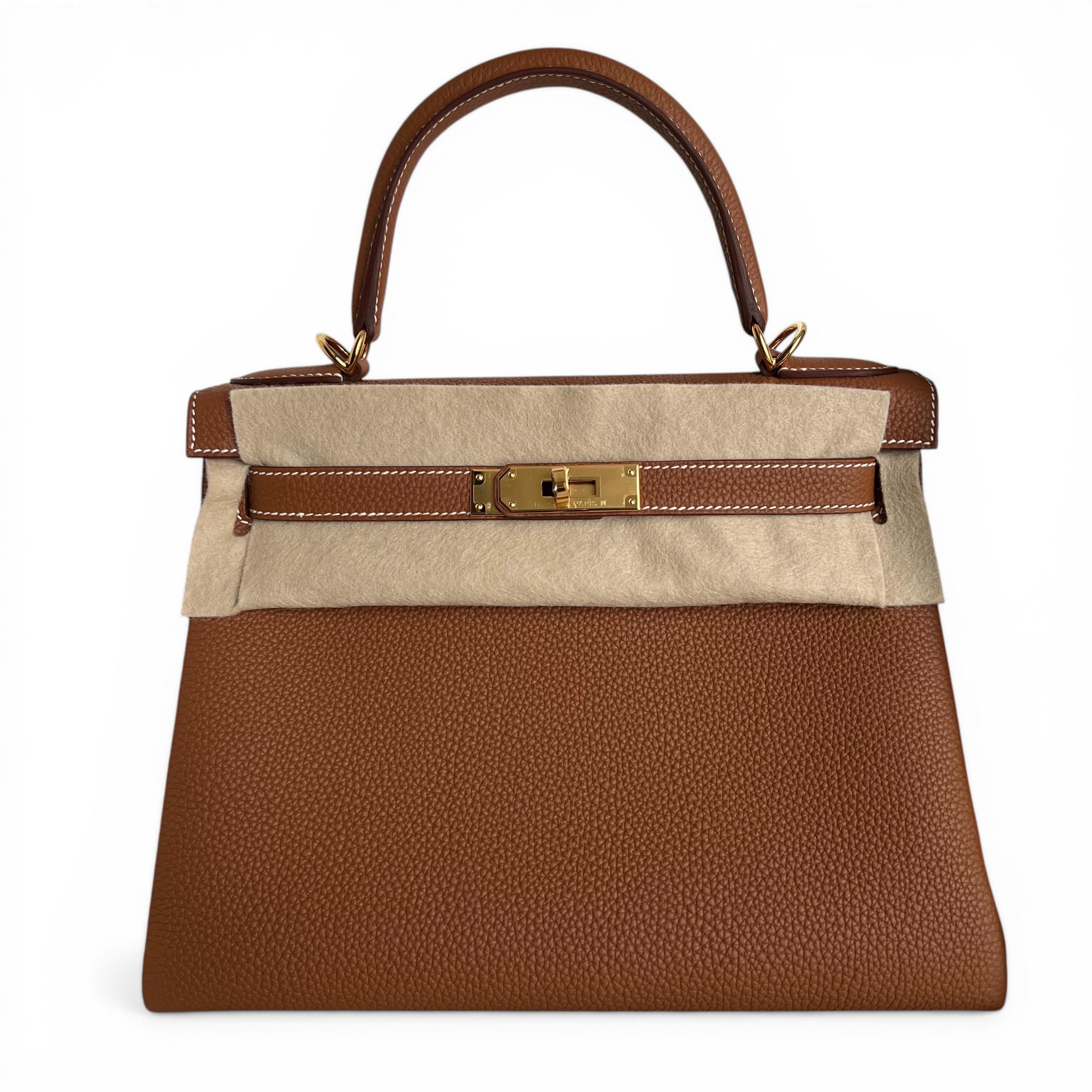 HERMES Kelly 28 Gold Cuir Togo Finition Or Jaune