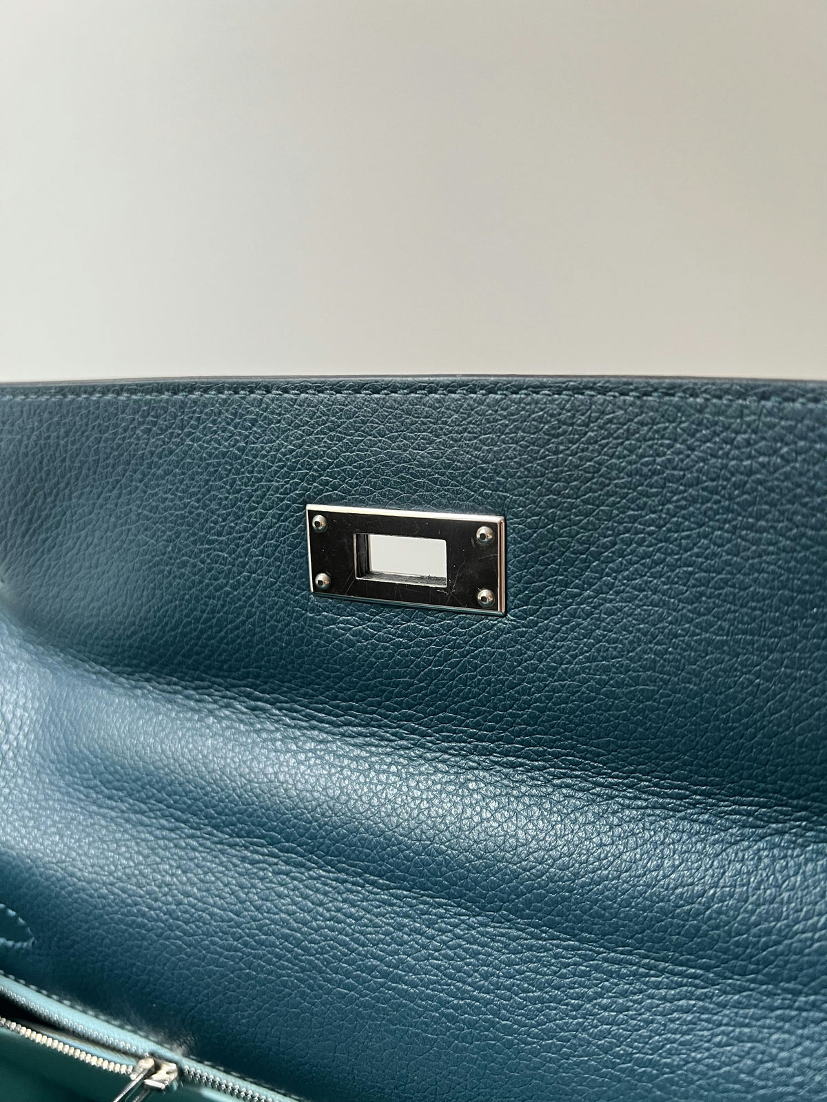 HERMÈS KELLY 28 SELLIER EPSOM BLEU COBALT VERSO BLEU ATOLL FINITION PALLADIÉE