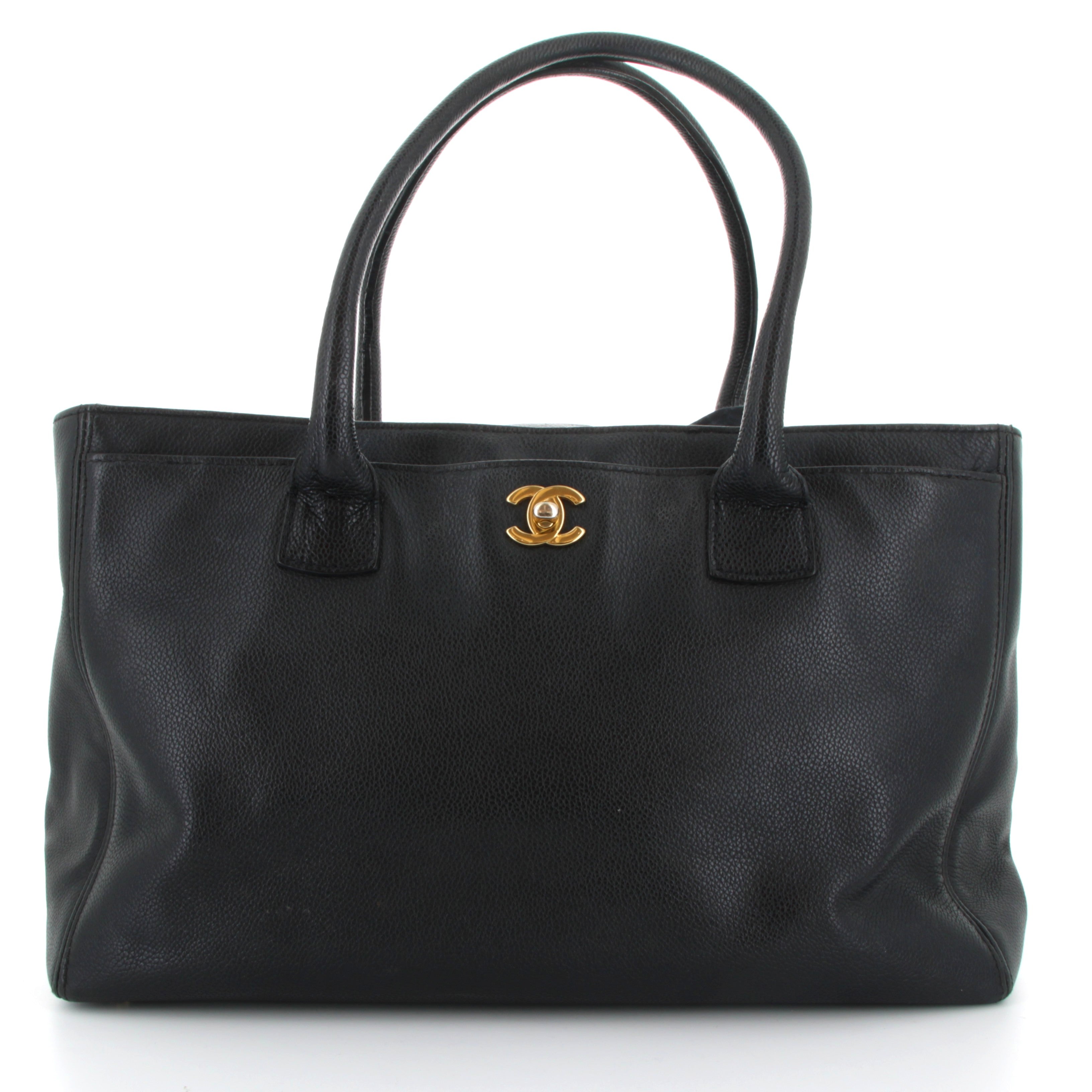 CHANEL Noir Cabas Finition Or Jaune
