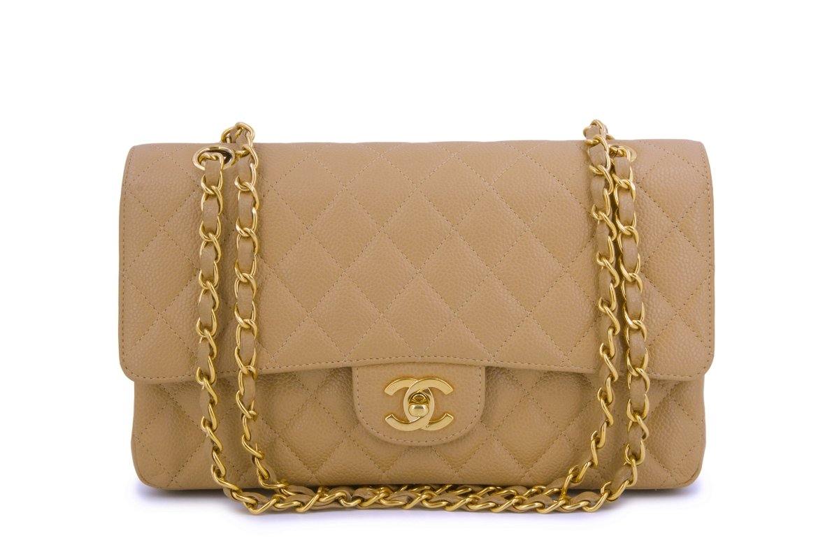 CHANEL CLASSIC FLAP EN CUIR CAVIAR CARAMEL BEIGE FINITION OR JAUNE