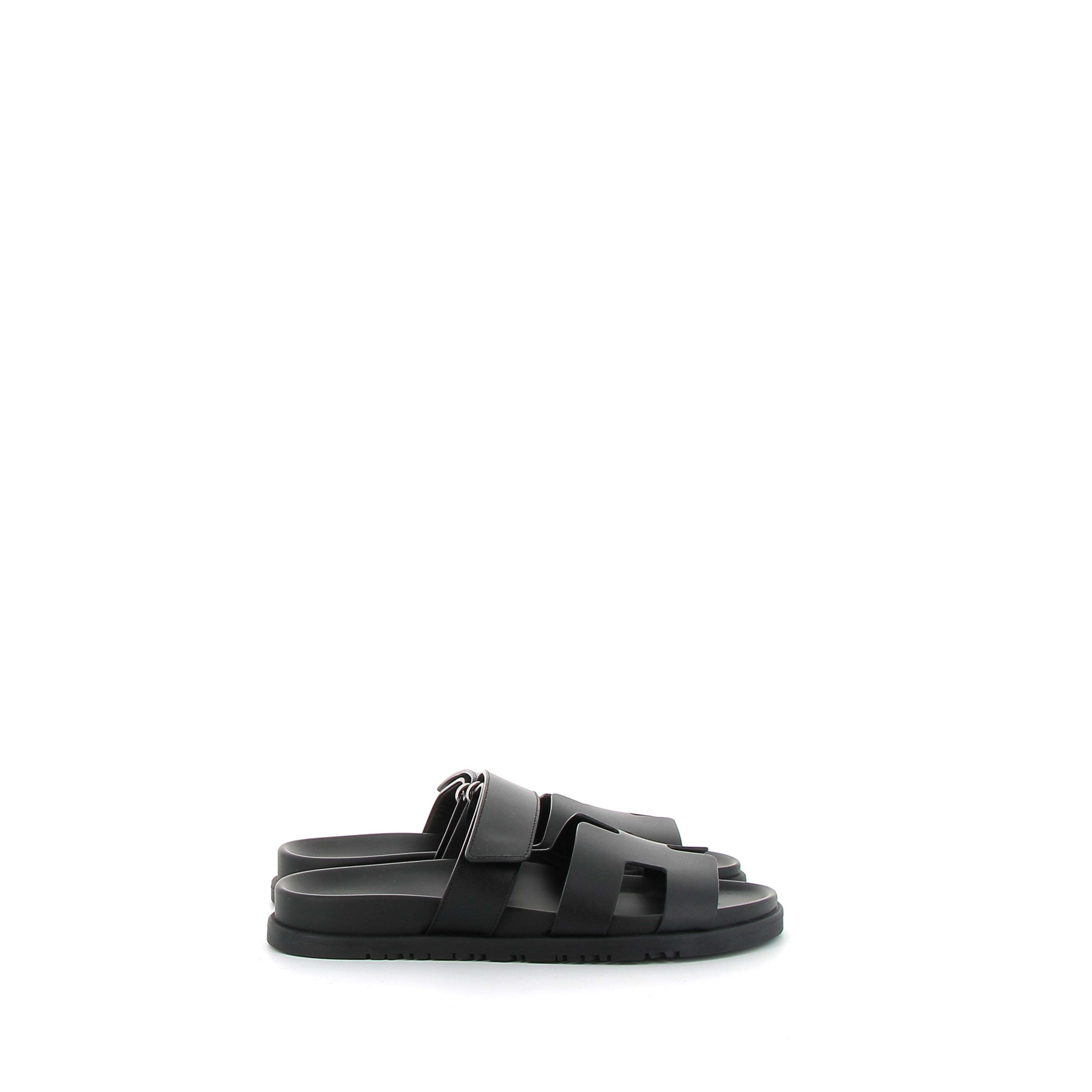 HERMÈS Chypre Sandales cuir Swift Noir