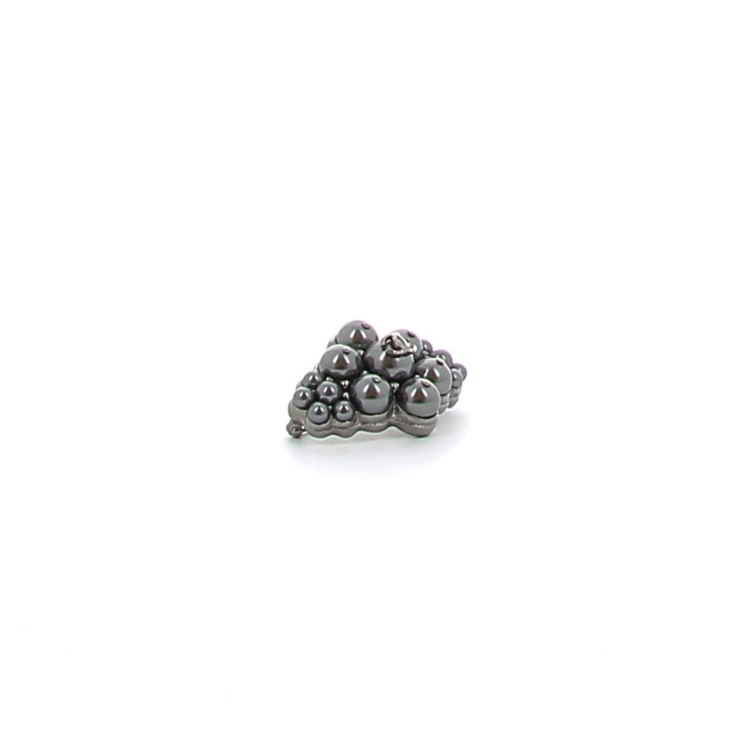 CHANEL Broche en Perles et Métal