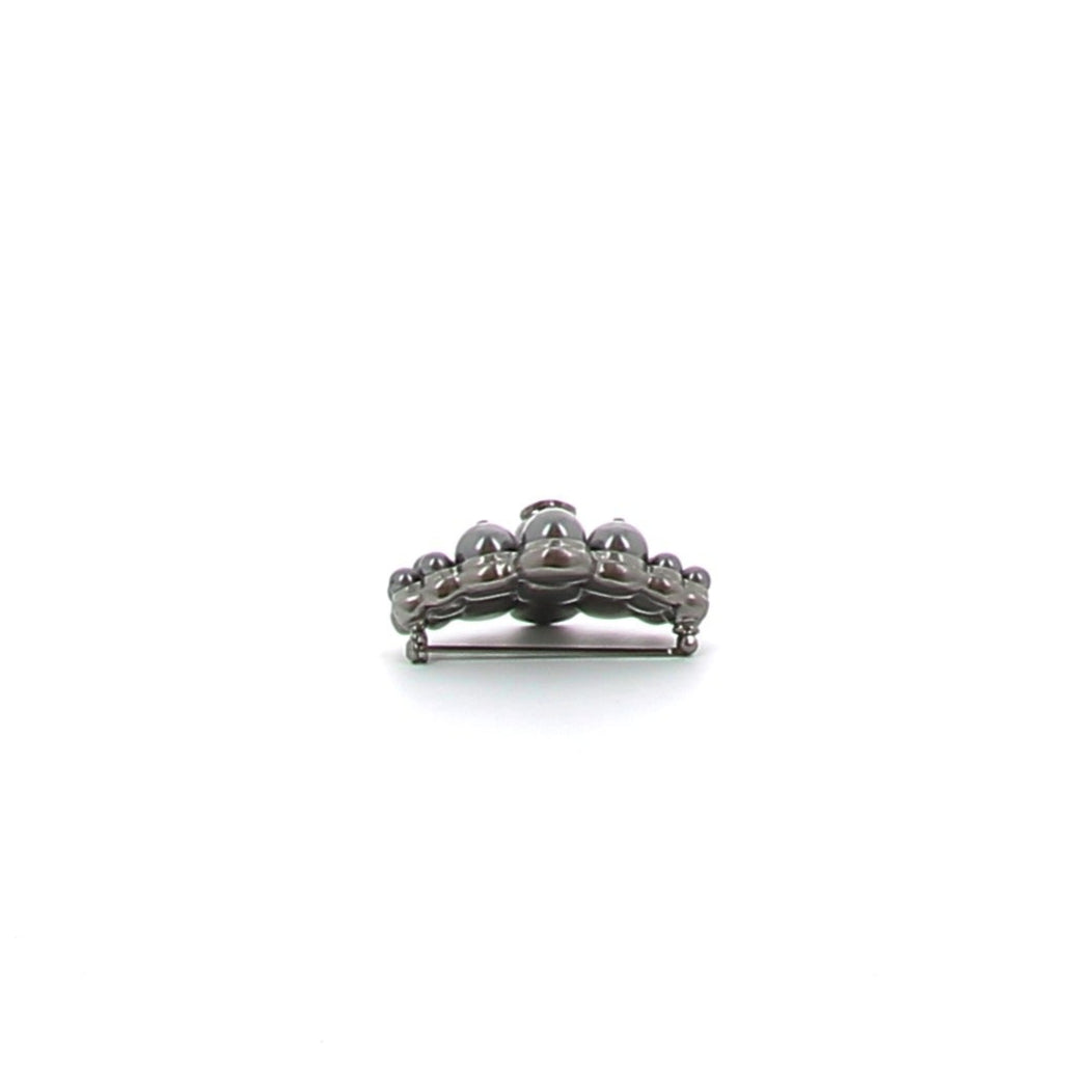 CHANEL Broche en Perles et Métal