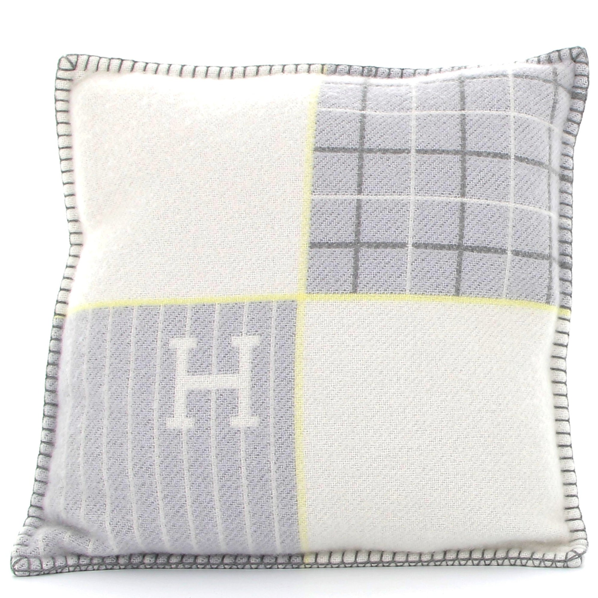 HERMÈS Coussin Avalon Cabriole Gris Perle Laine et Cachemire