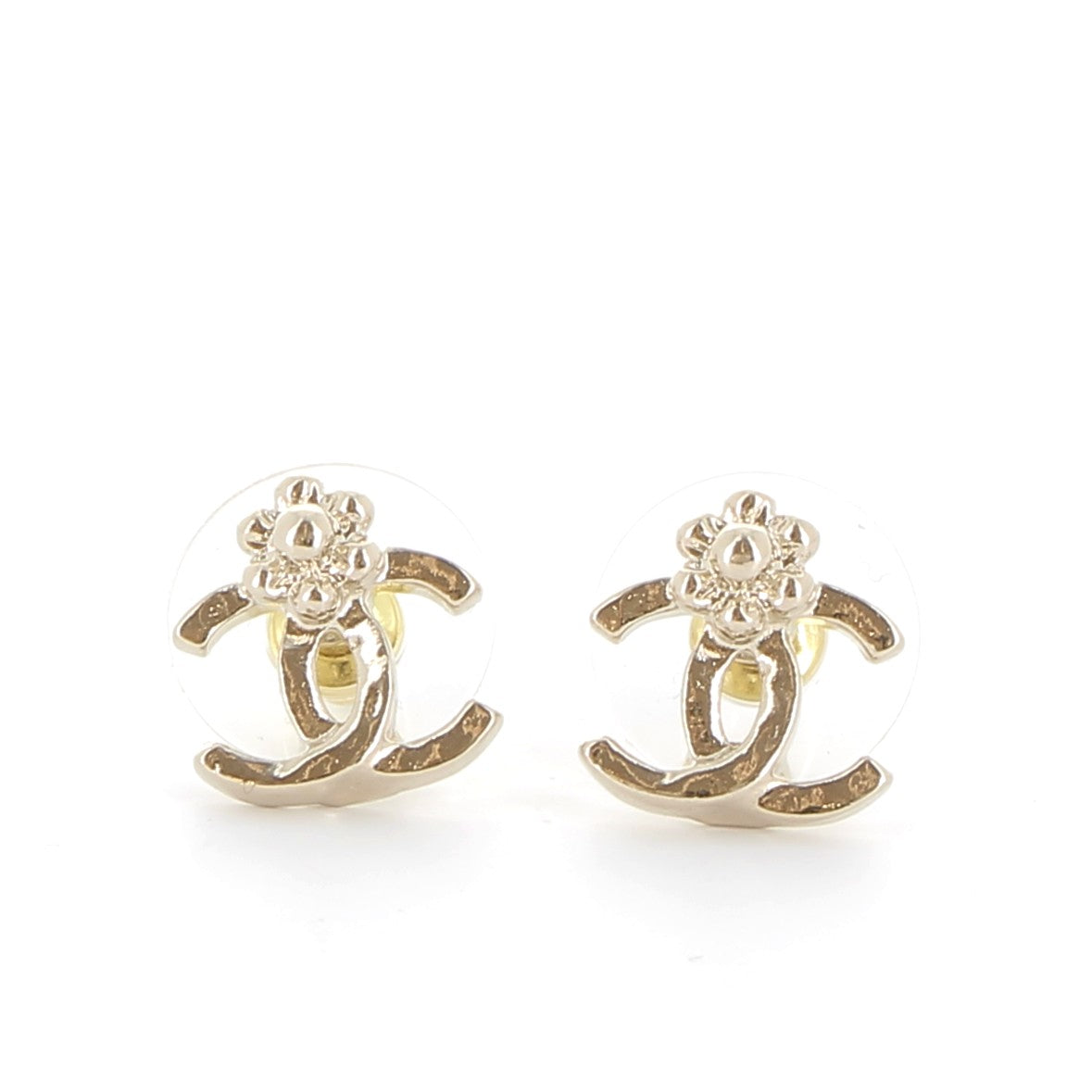 CHANEL Boucles d'oreilles Camélia Plaqué Or