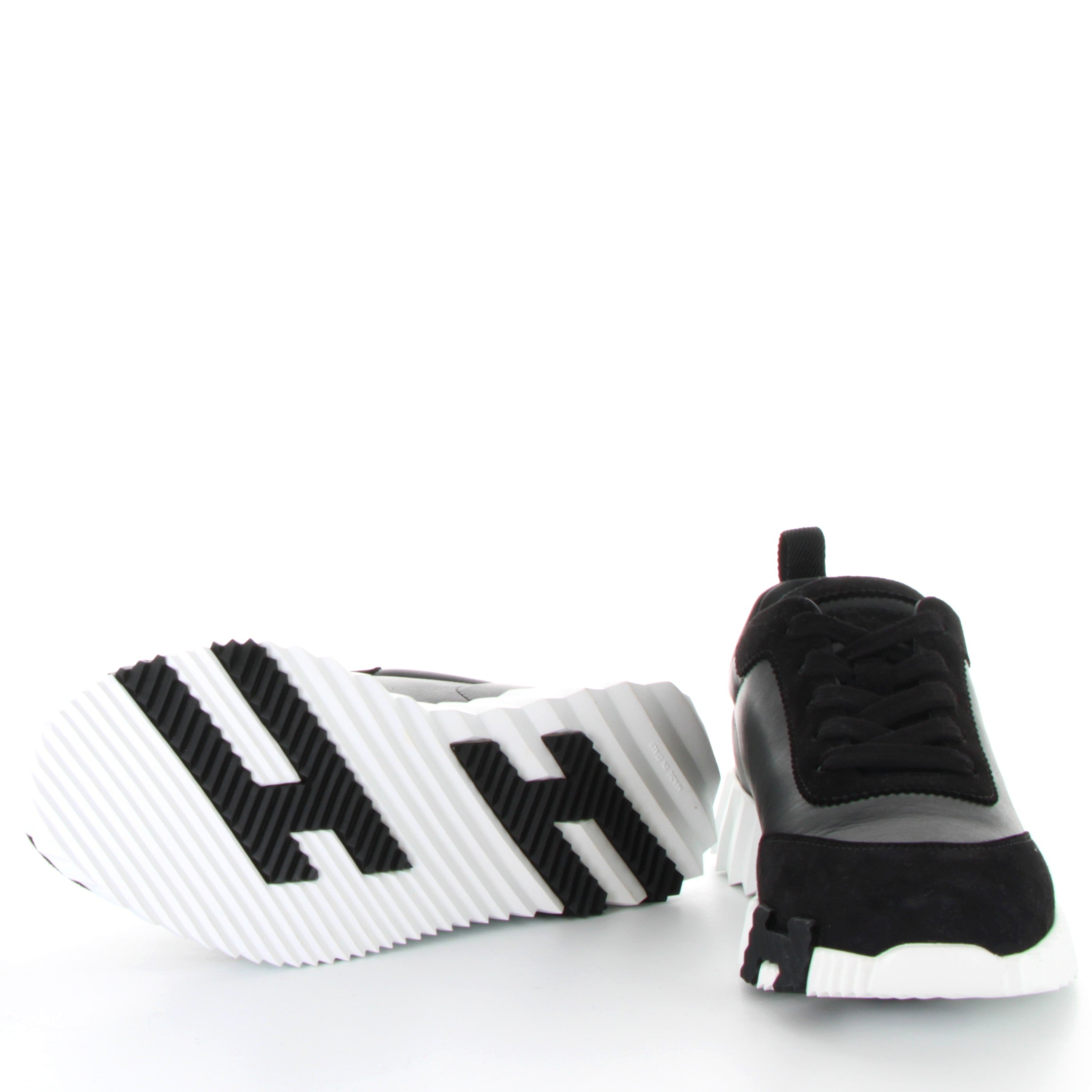 HERMES Bouncing Noir Chevre Velours / Cuir Lisse de Veau