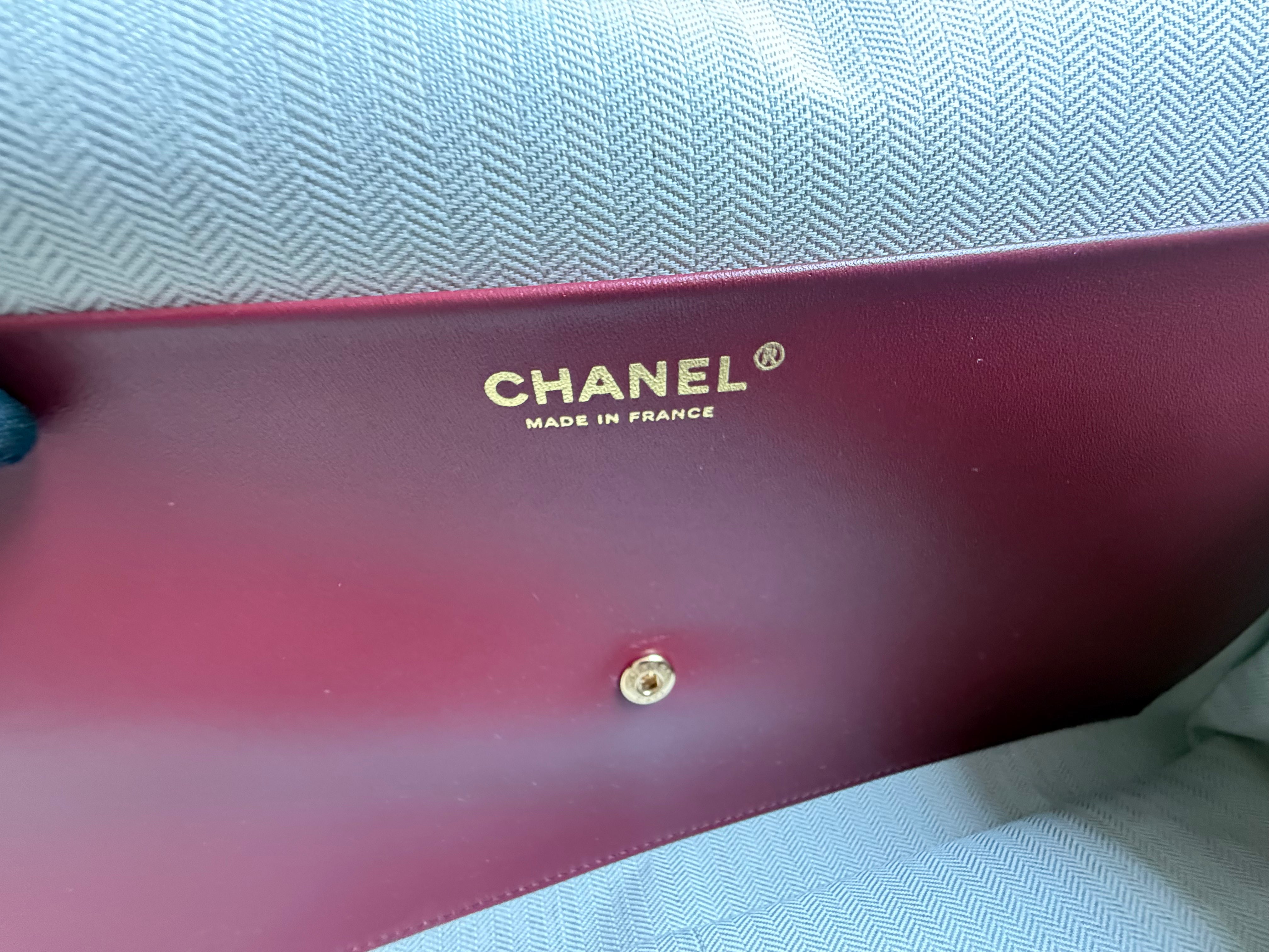 CHANEL MAXI SAC À RABAT EN AGNEAU LAINÉ MULTICOLORE | COCO NEIGE 2026