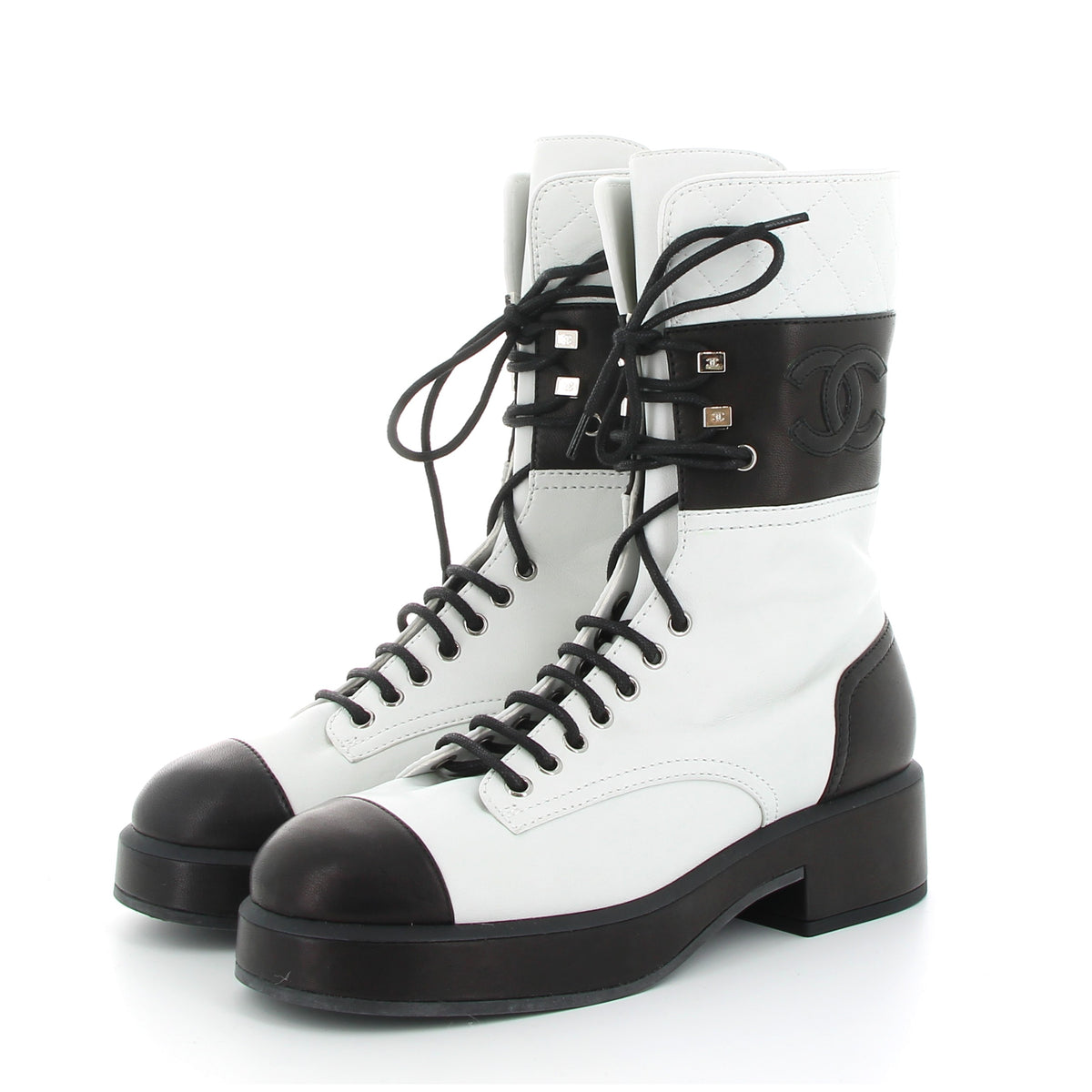 CHANEL BOTTES NOIR ET BLANC EN CUIR D’AGNEAU T 39