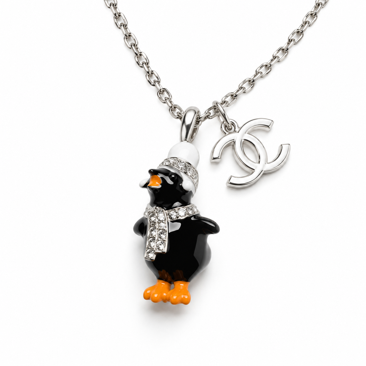 CHANEL COLLIER À PENDENTIF PINGOUIN | COCO NEIGE 2026