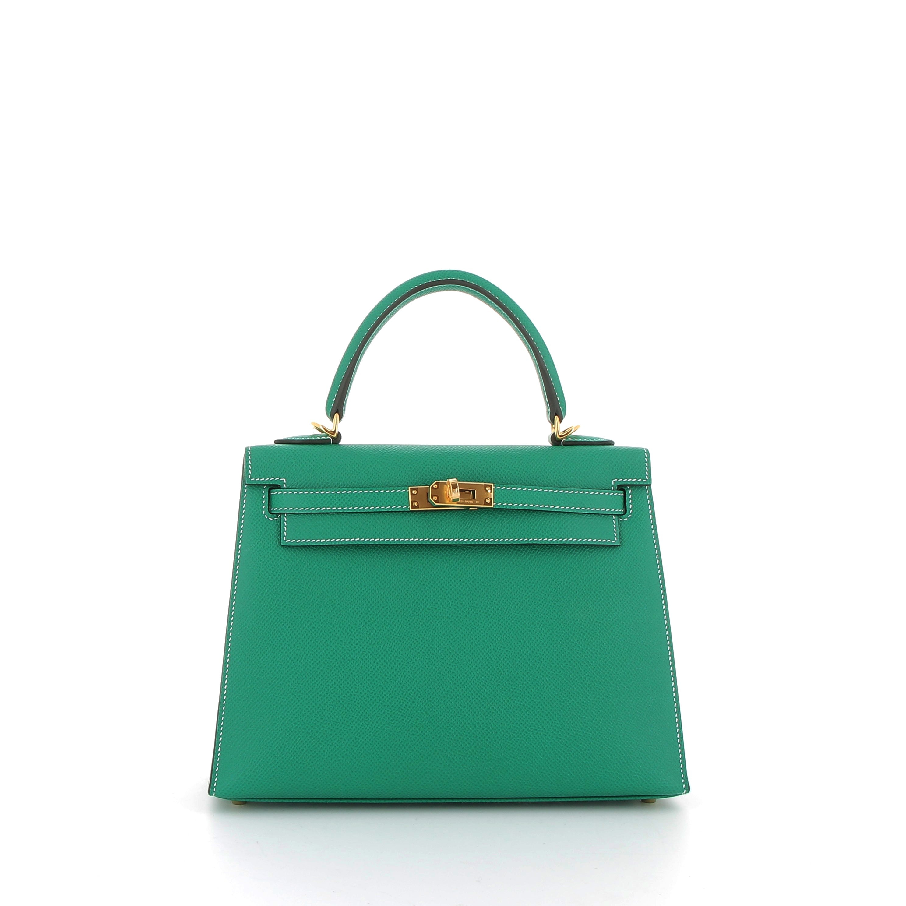 HERMÈS Kelly 25 cuir Epsom Vert Jade verso Craie finition dorée
