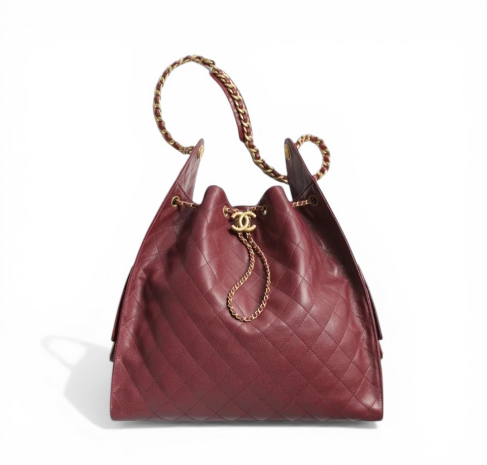 CHANEL 25 Medium Rouge Caviar Finition Or Jaune