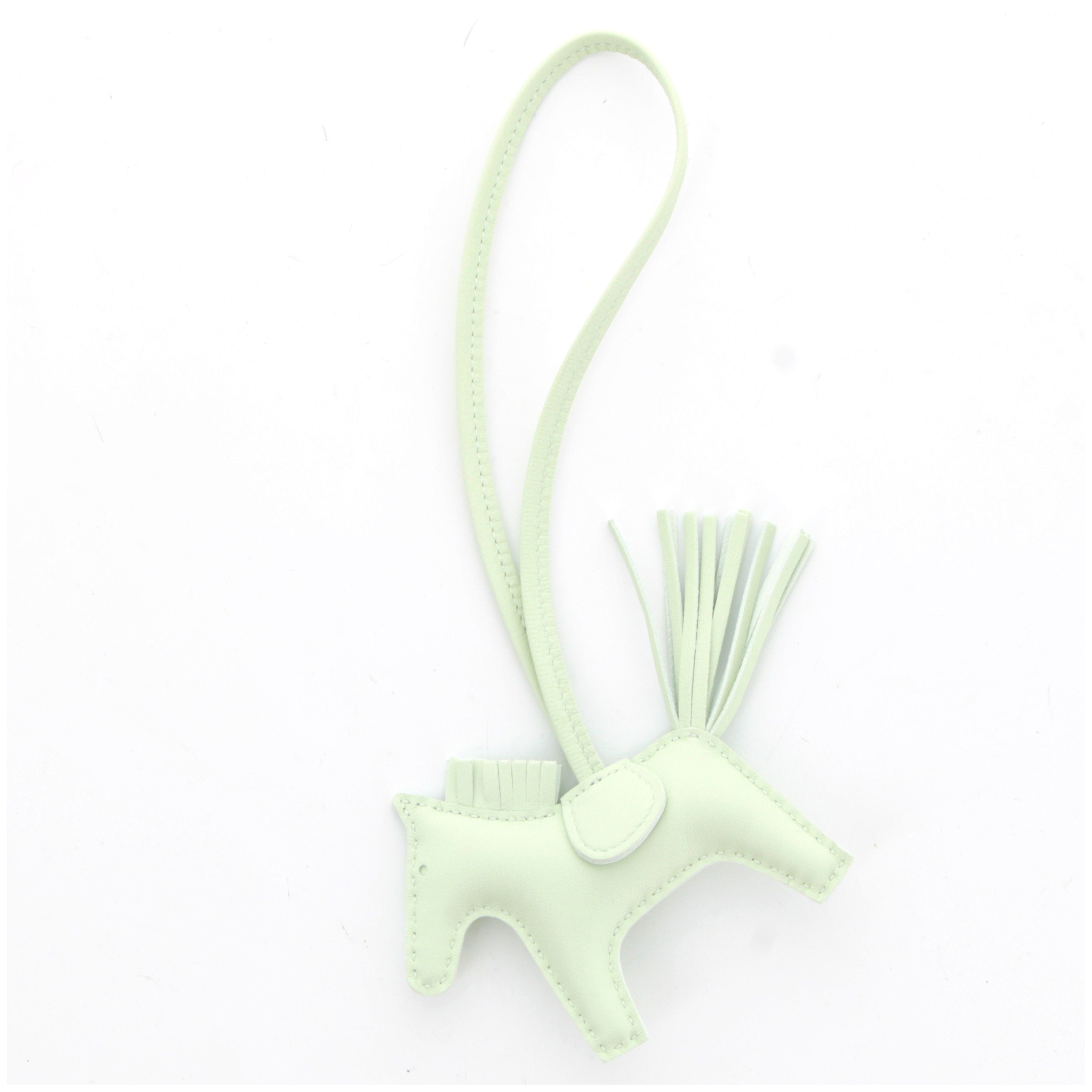 HERMES Rodeo Charm Vert Fizz Cuir Agneau Milo